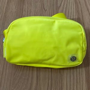 ❤️ Lululemon Sonic Yellow Extended Strap Everywhere Belt Bag NWT